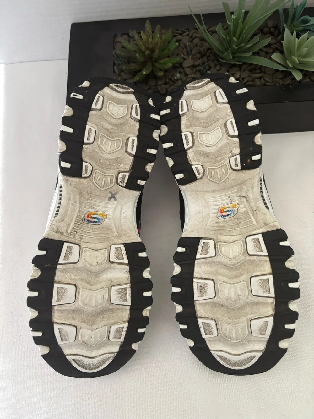 SKECHERS D’LITES GALAXY FANTASY WOMENS SNEAKERS BLACK/VIBRANT DYE ACCENTS SZ 10